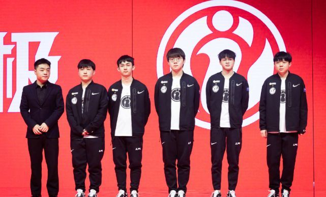 方面提出极 方面提出极